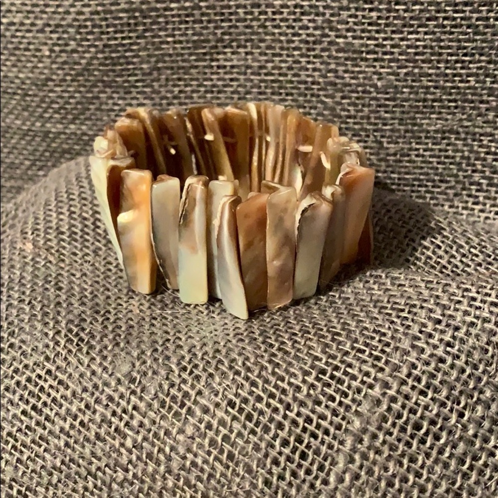 Shell Stretch Bracelet